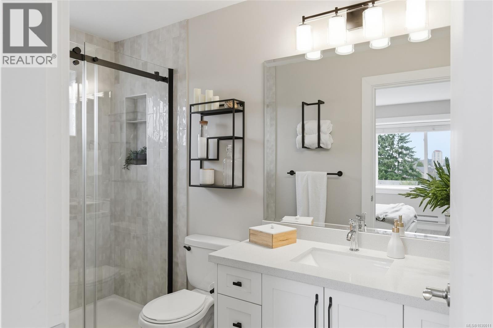 #100 253 VICTORIA RD - 26