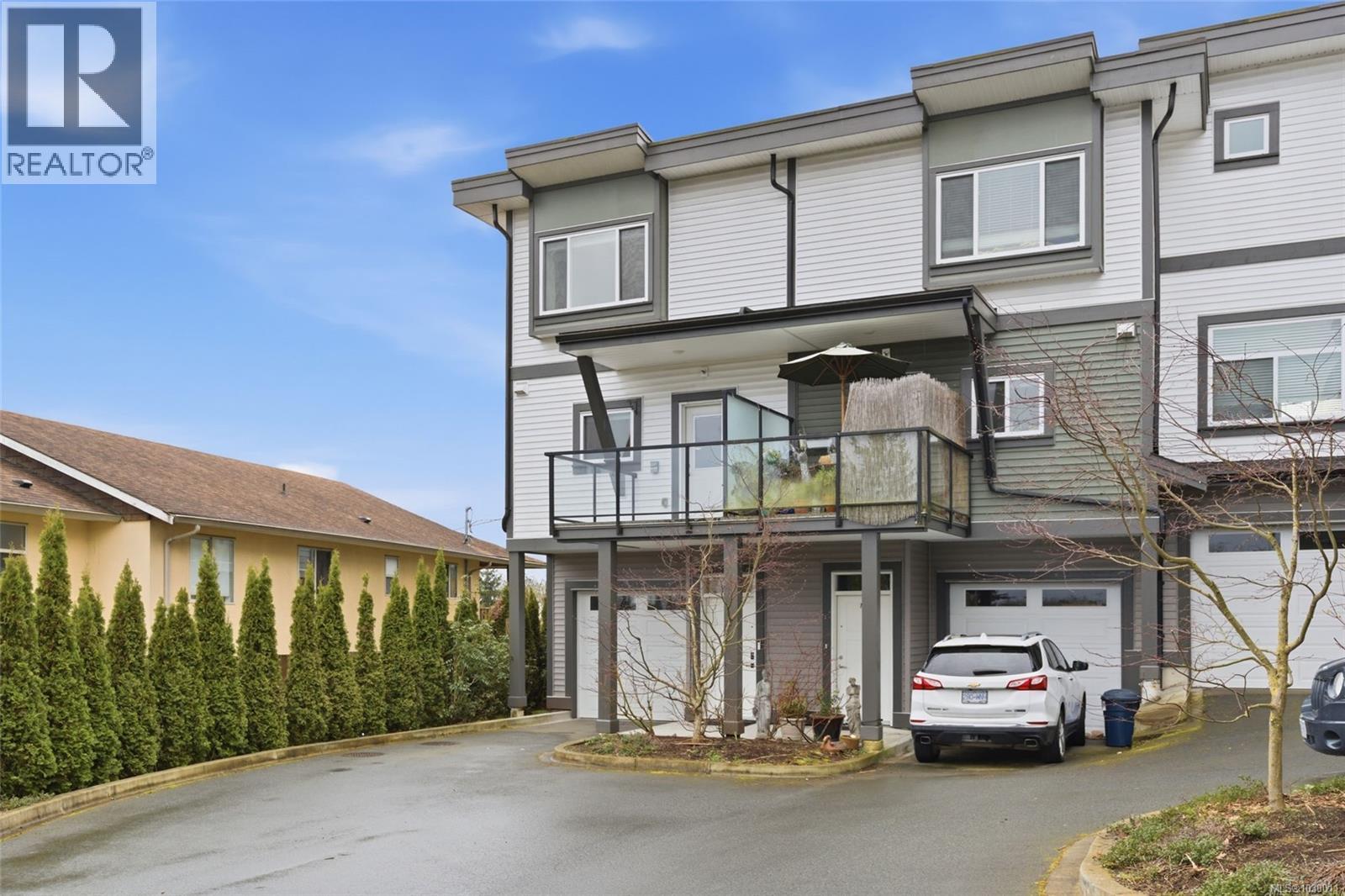 #100 253 VICTORIA RD - 27