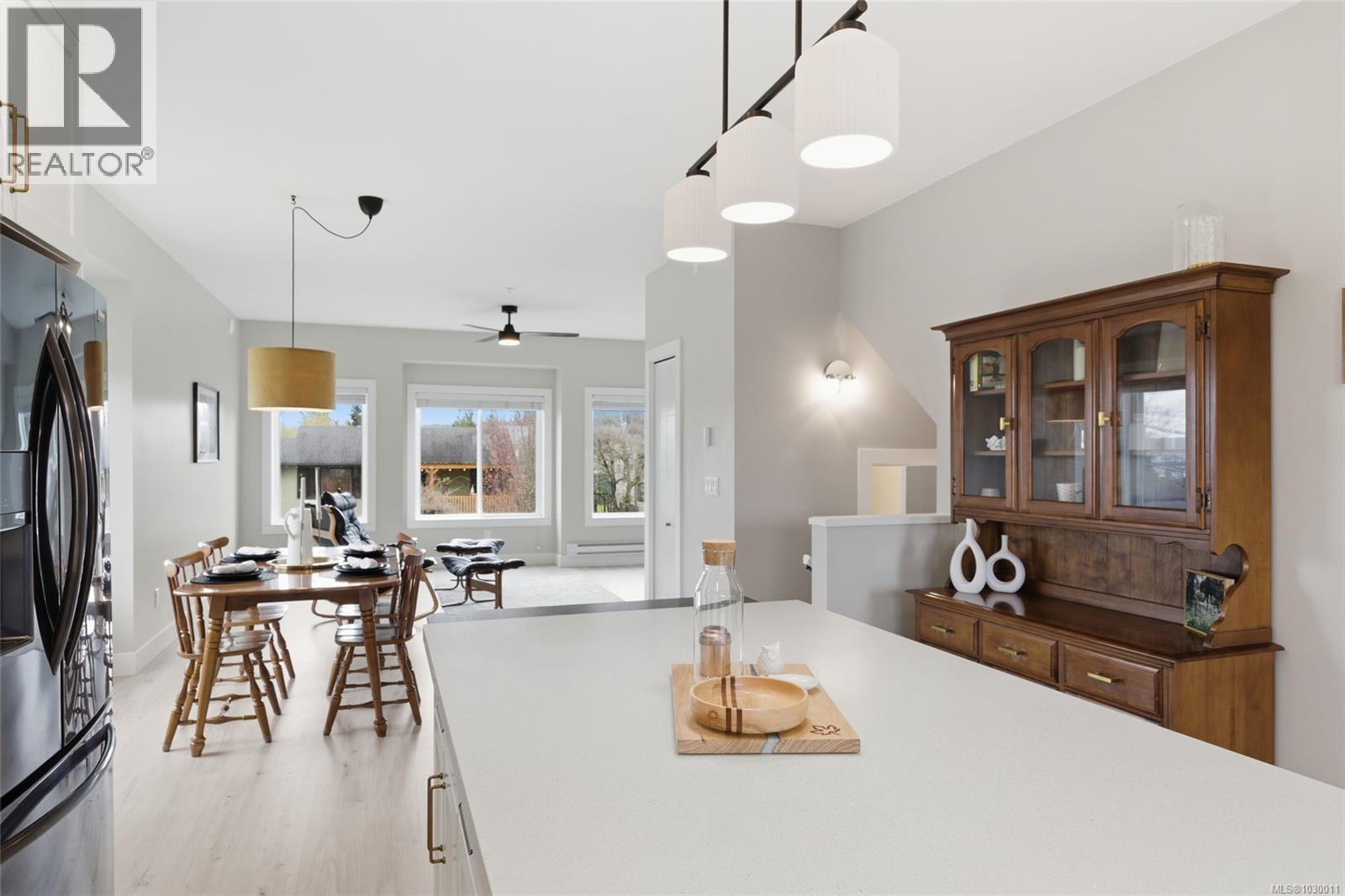 #100 253 VICTORIA RD - 3