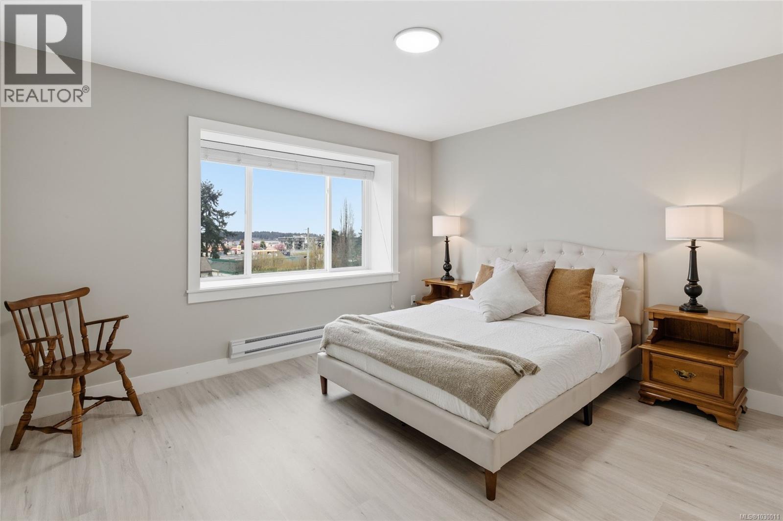 #100 253 VICTORIA RD - 5