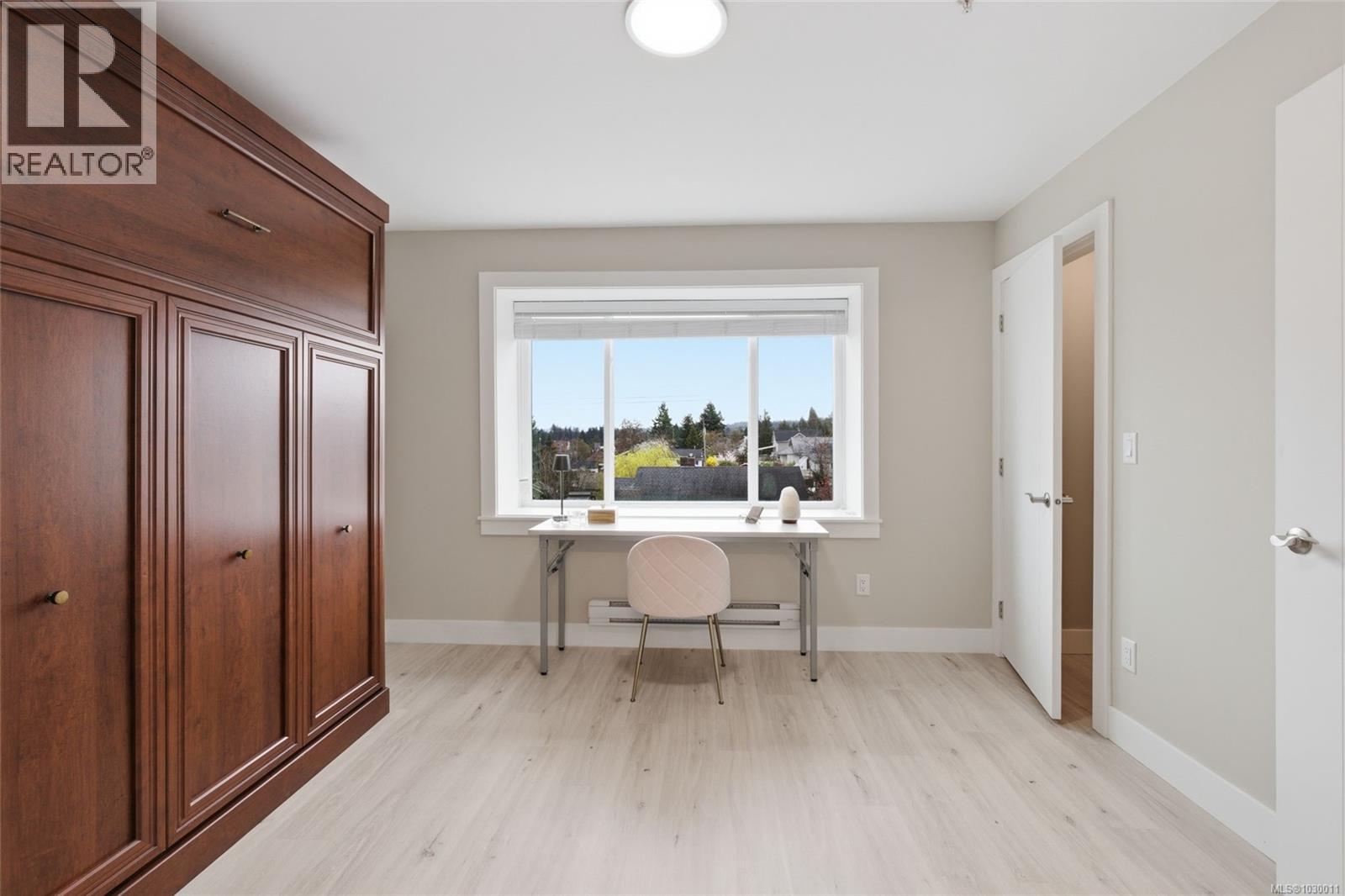 #100 253 VICTORIA RD - 6