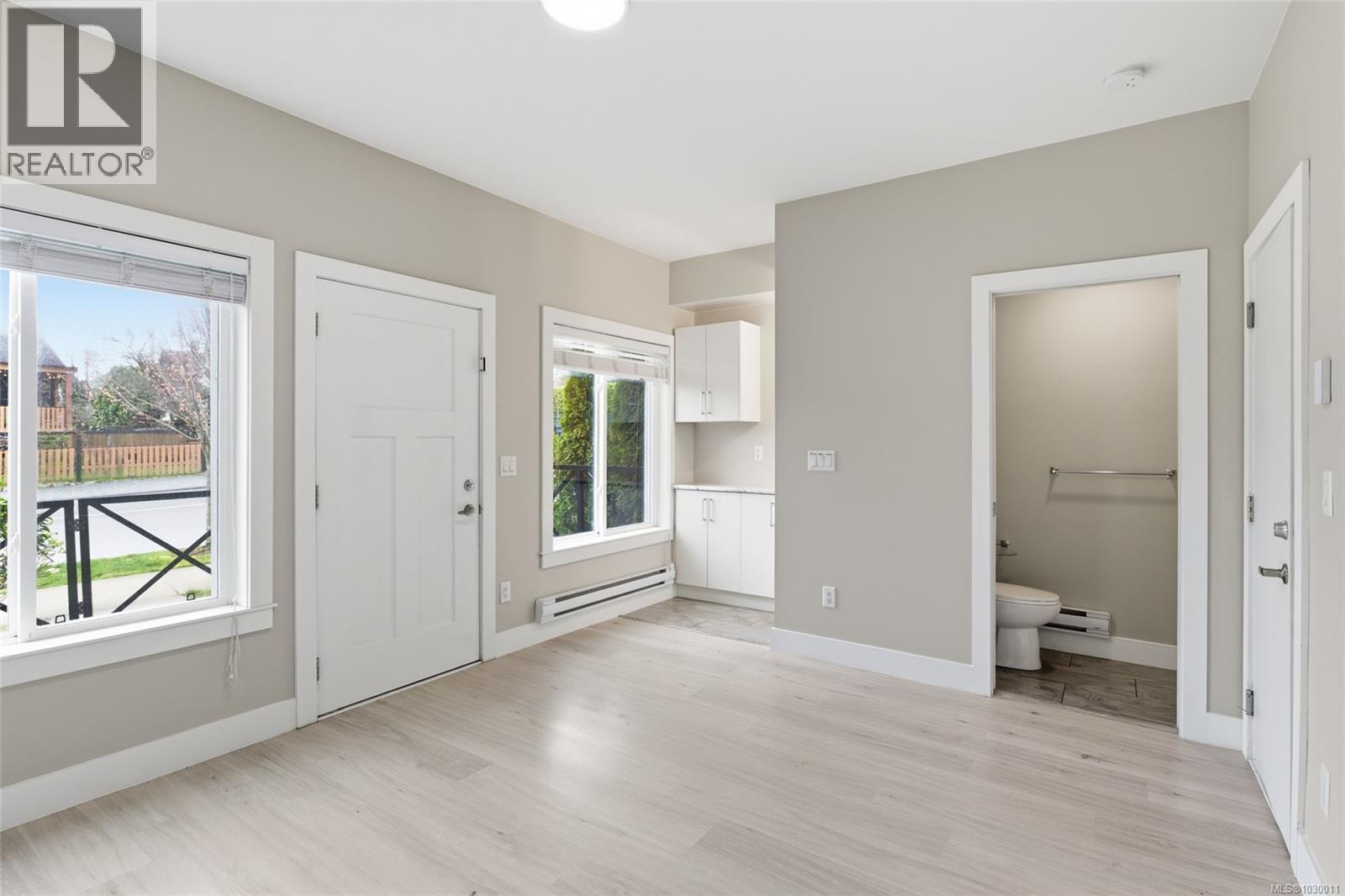 #100 253 VICTORIA RD - 9