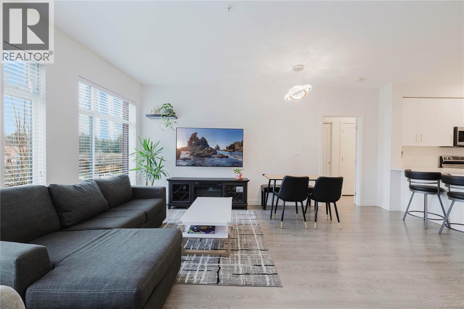 #202 707 TREANOR AVE - 1