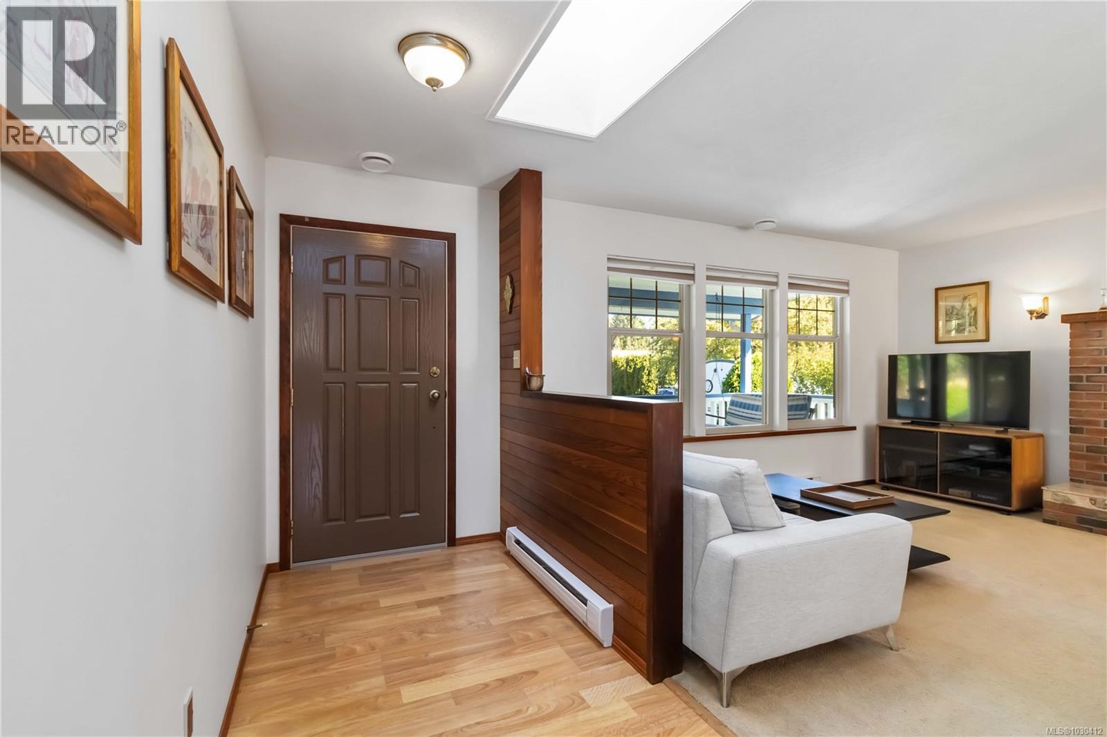  711 Miller Avenue, Saanich