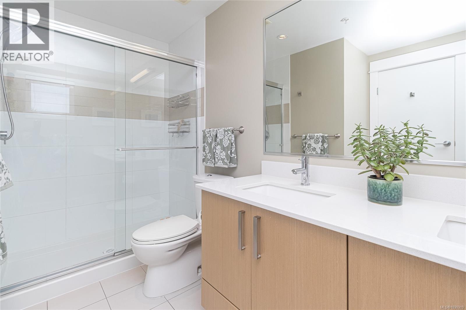 303 290 Wilfert Road, View Royal