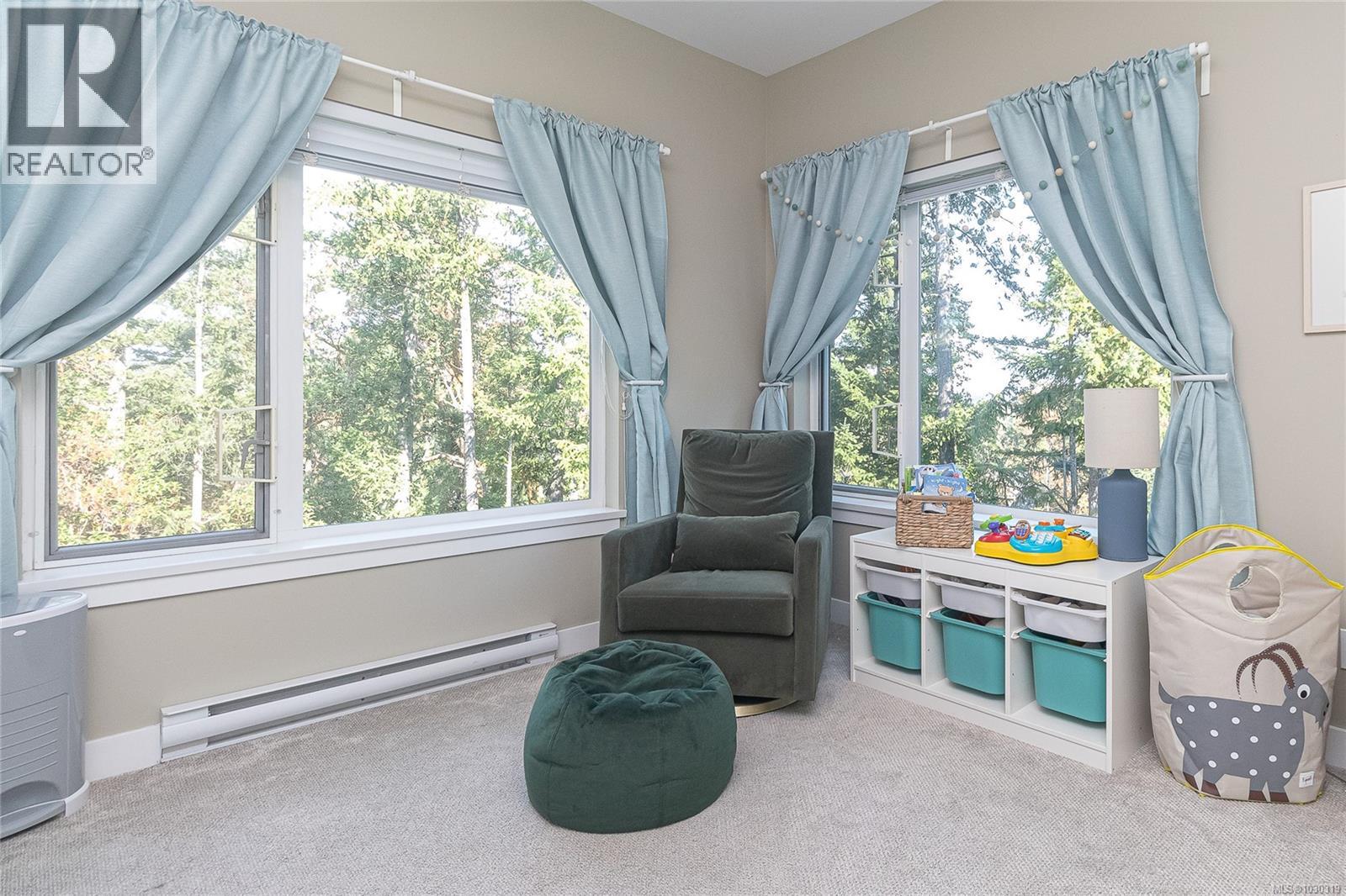 303 290 Wilfert Road, View Royal