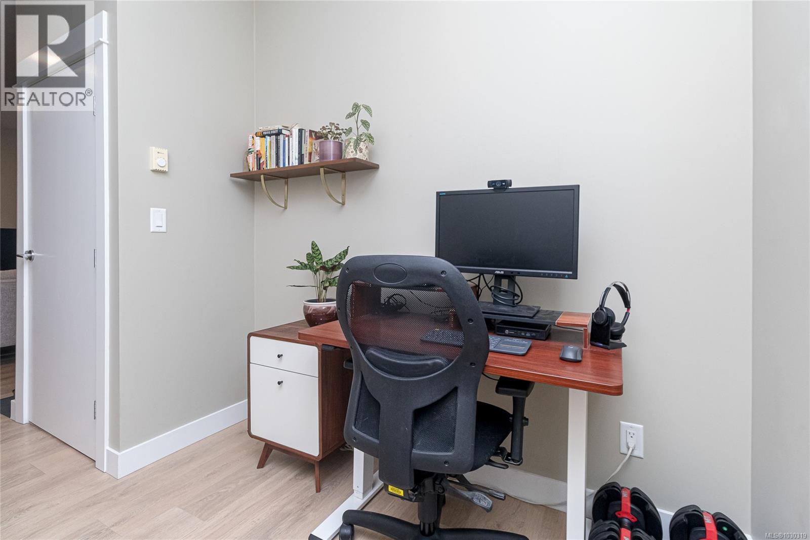 #303 290 Wilfert Rd - 19