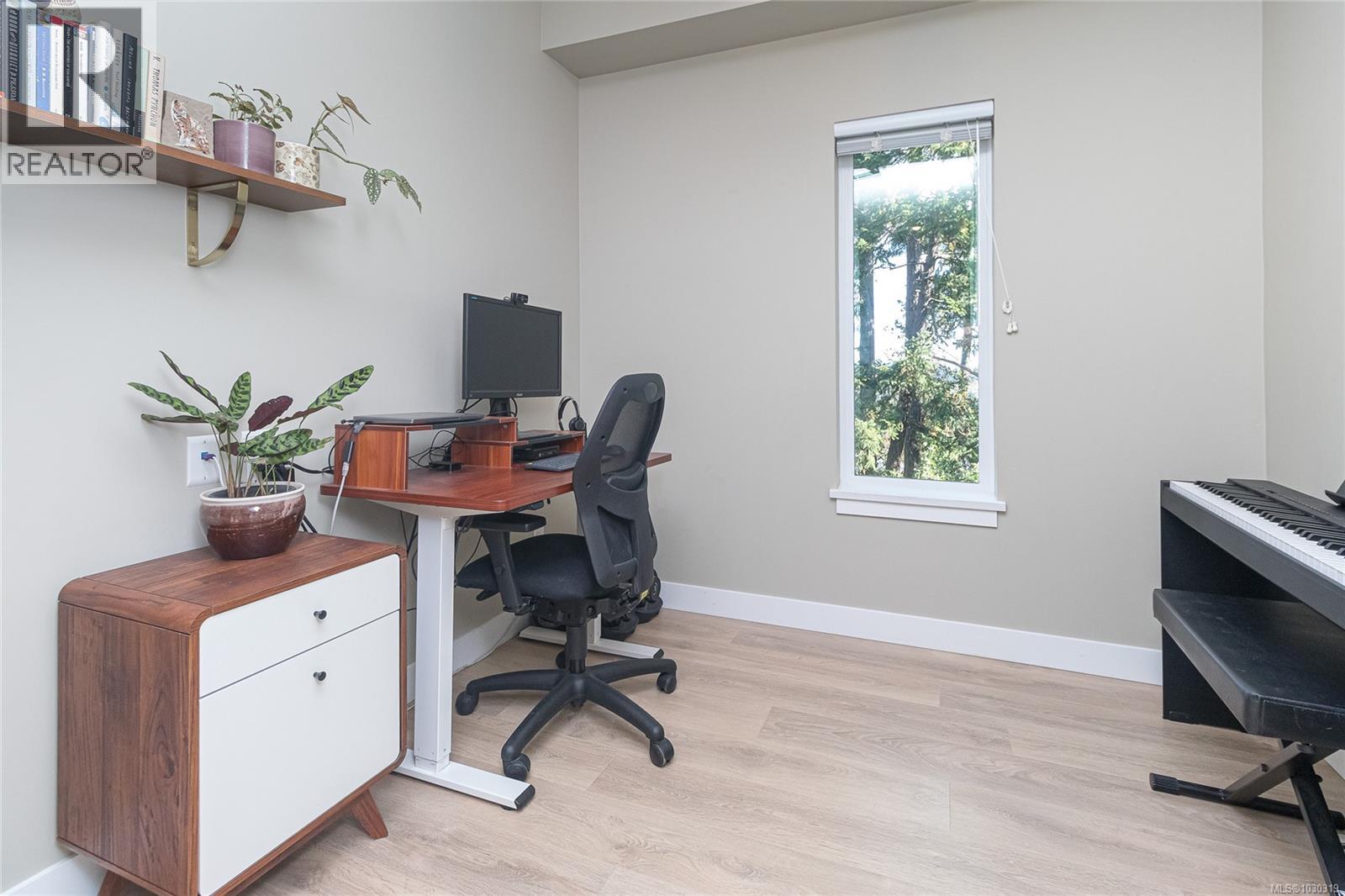 303 290 Wilfert Road, View Royal