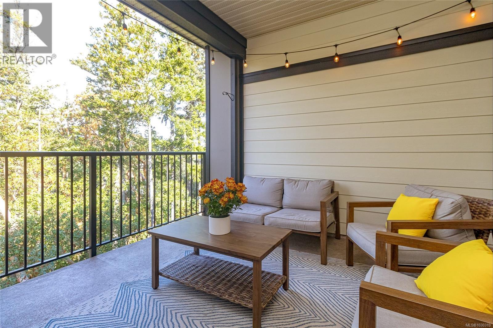 303 290 Wilfert Road, View Royal