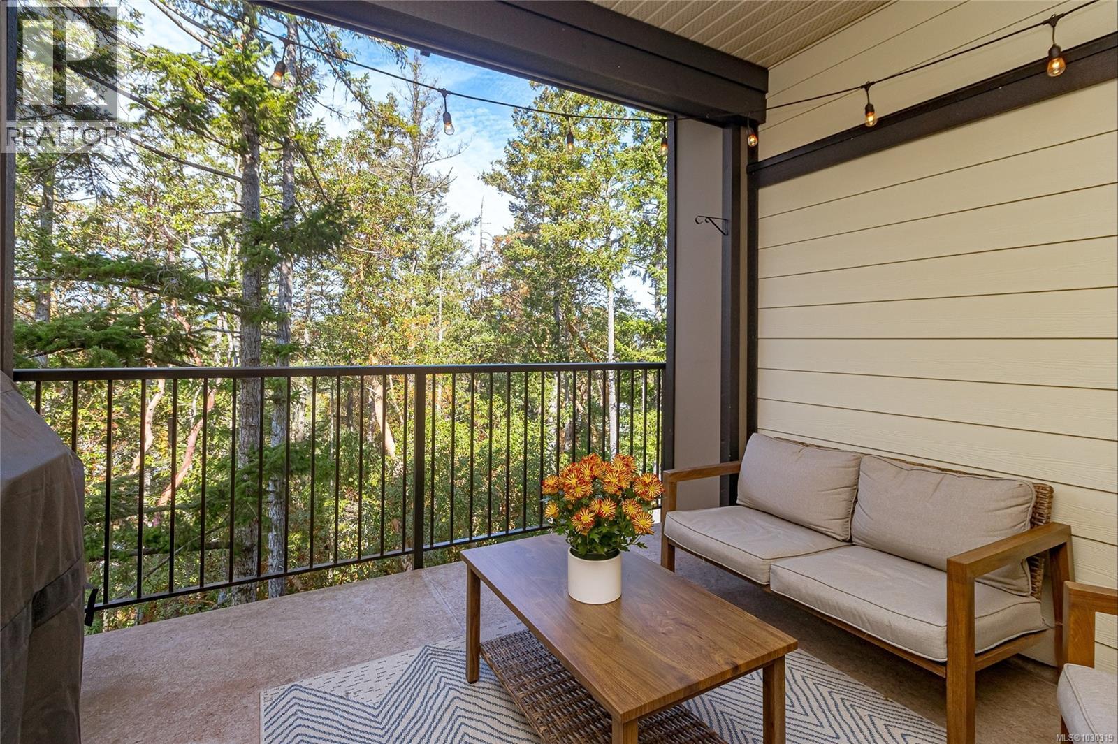 303 290 Wilfert Road, View Royal