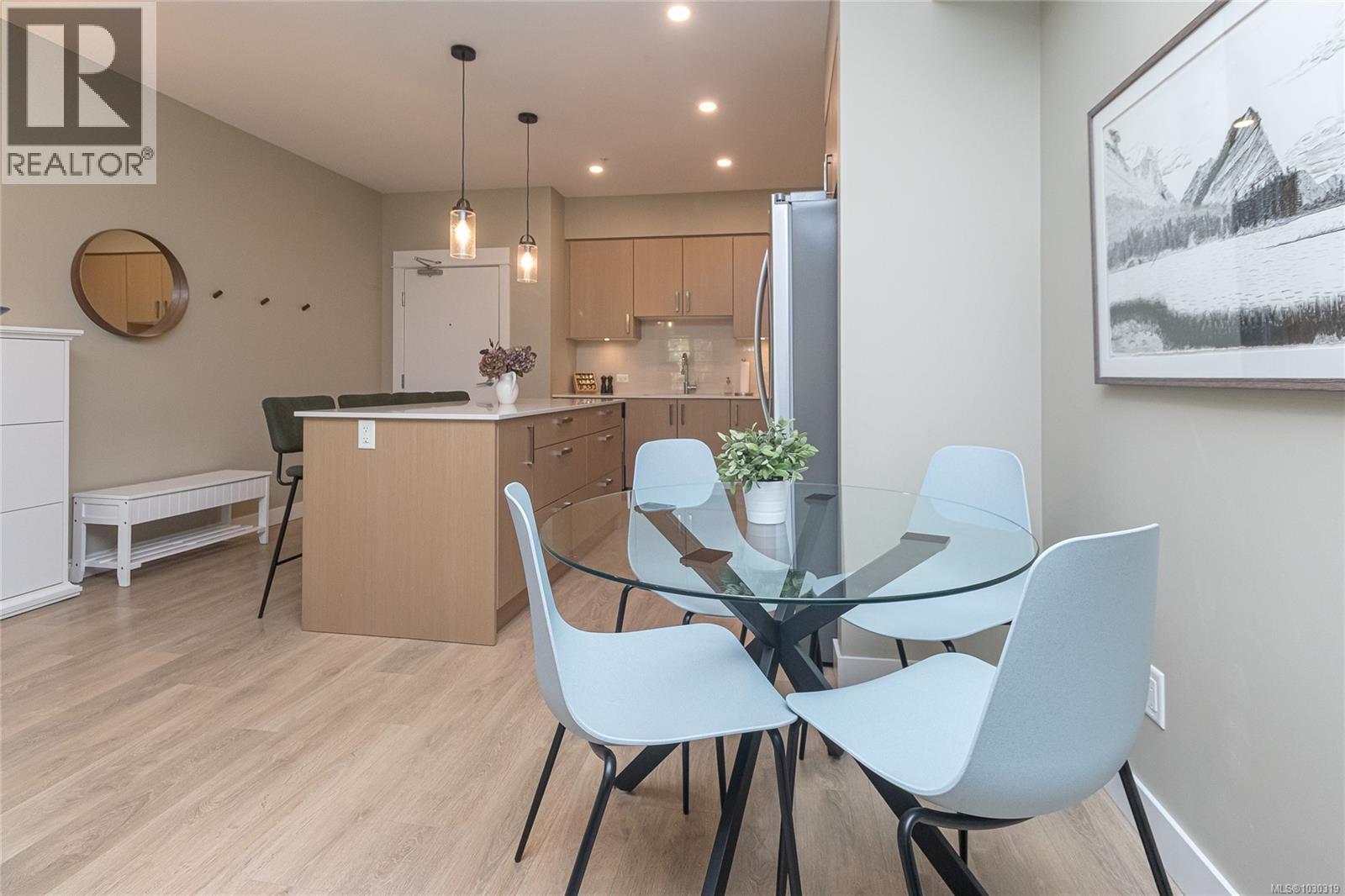 #303 290 Wilfert Rd - 4