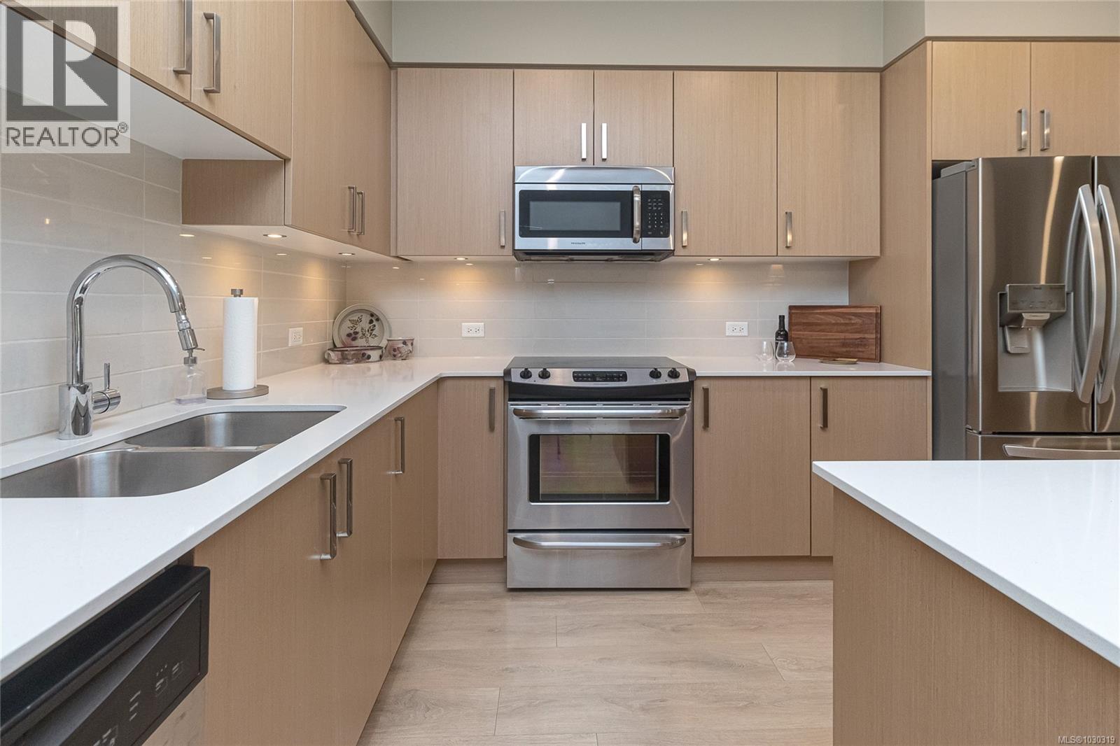 303 290 Wilfert Road, View Royal