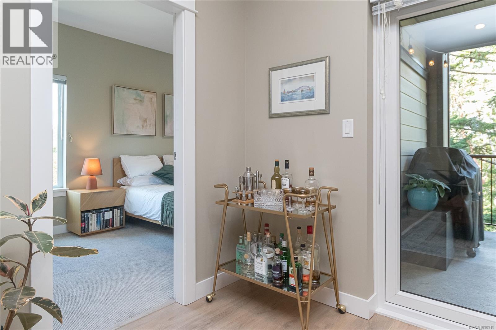 #303 290 Wilfert Rd - 9