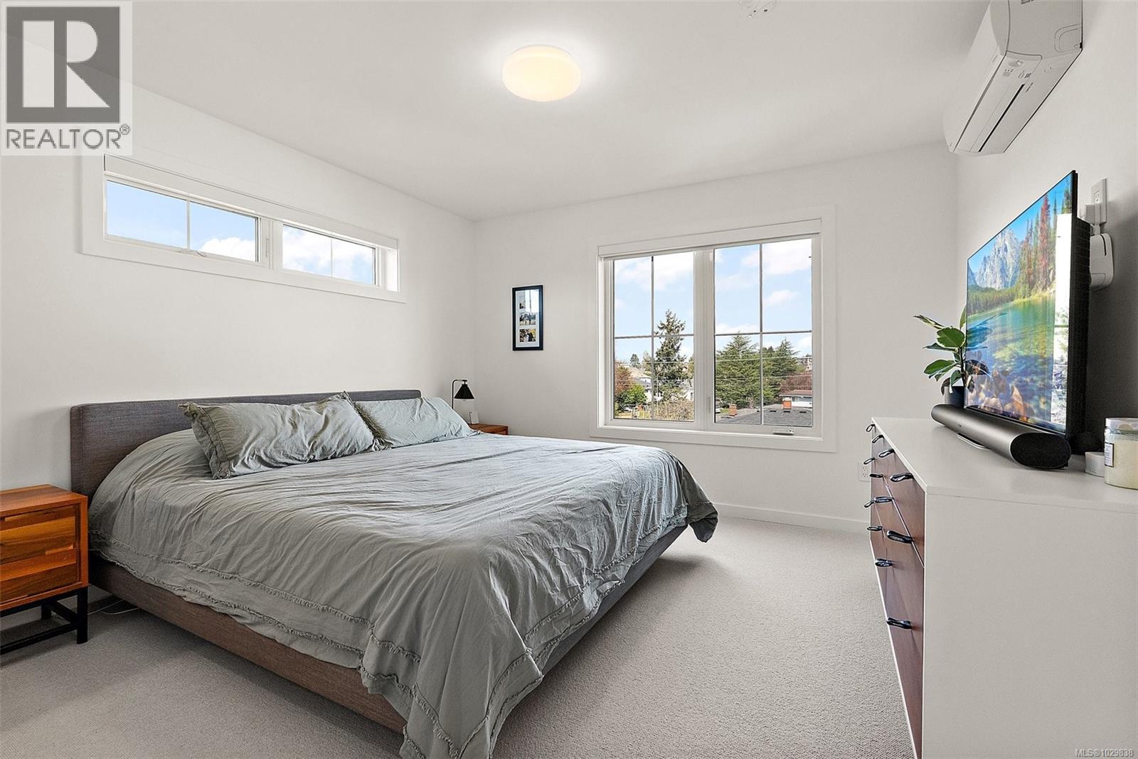 #TH19 3450 WHITTIER AVE - 18