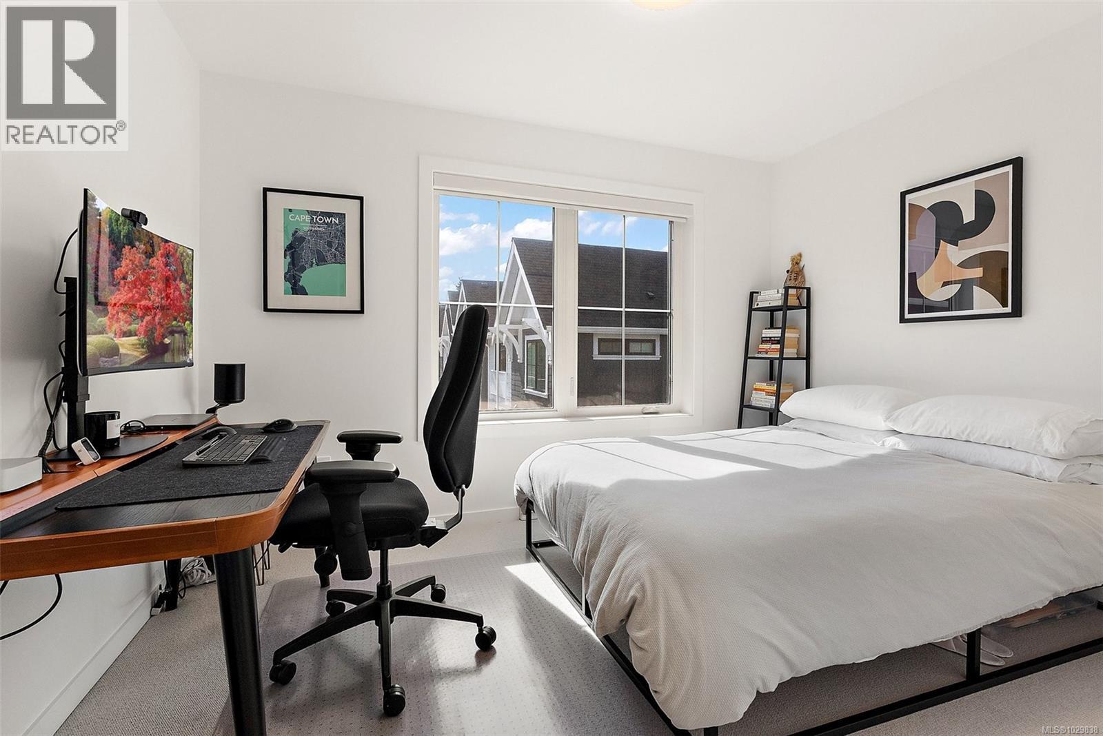 #TH19 3450 WHITTIER AVE - 22