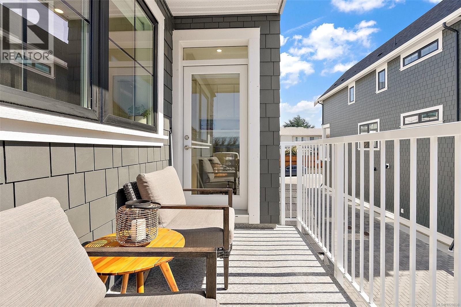 #TH19 3450 WHITTIER AVE - 31