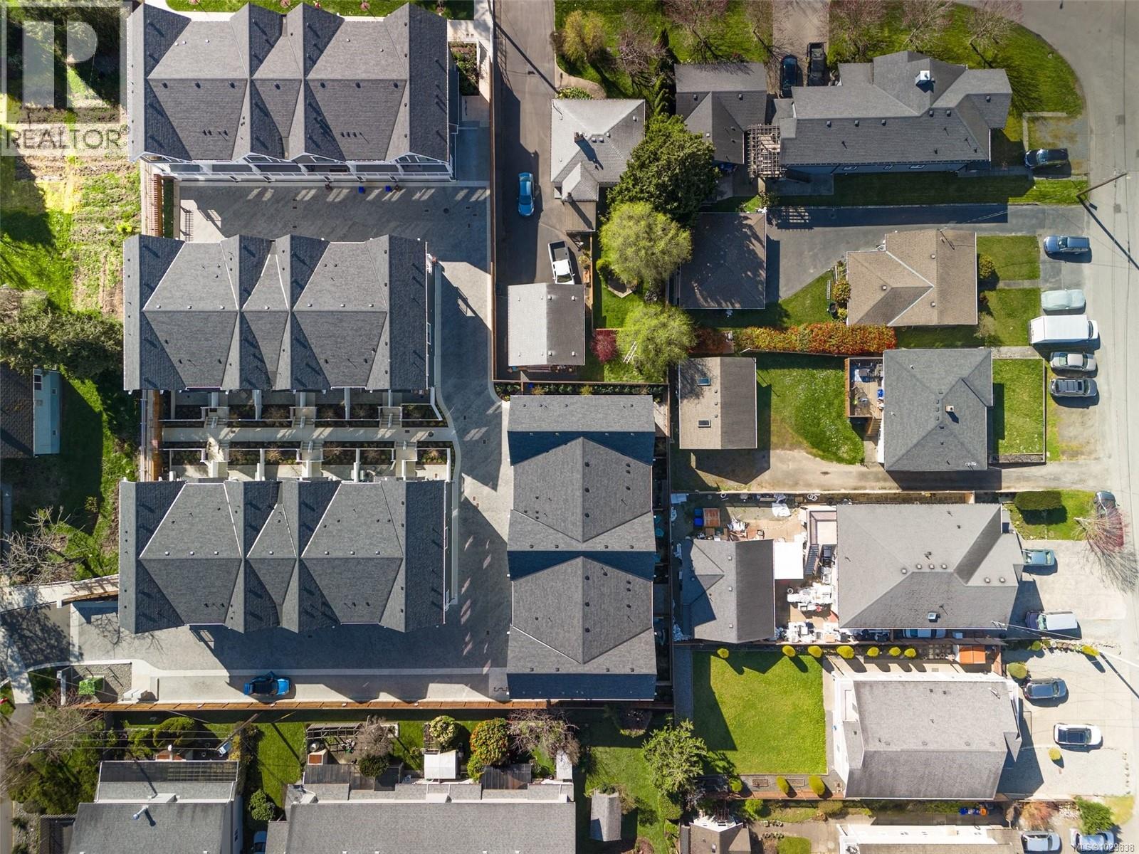 #TH19 3450 WHITTIER AVE - 37