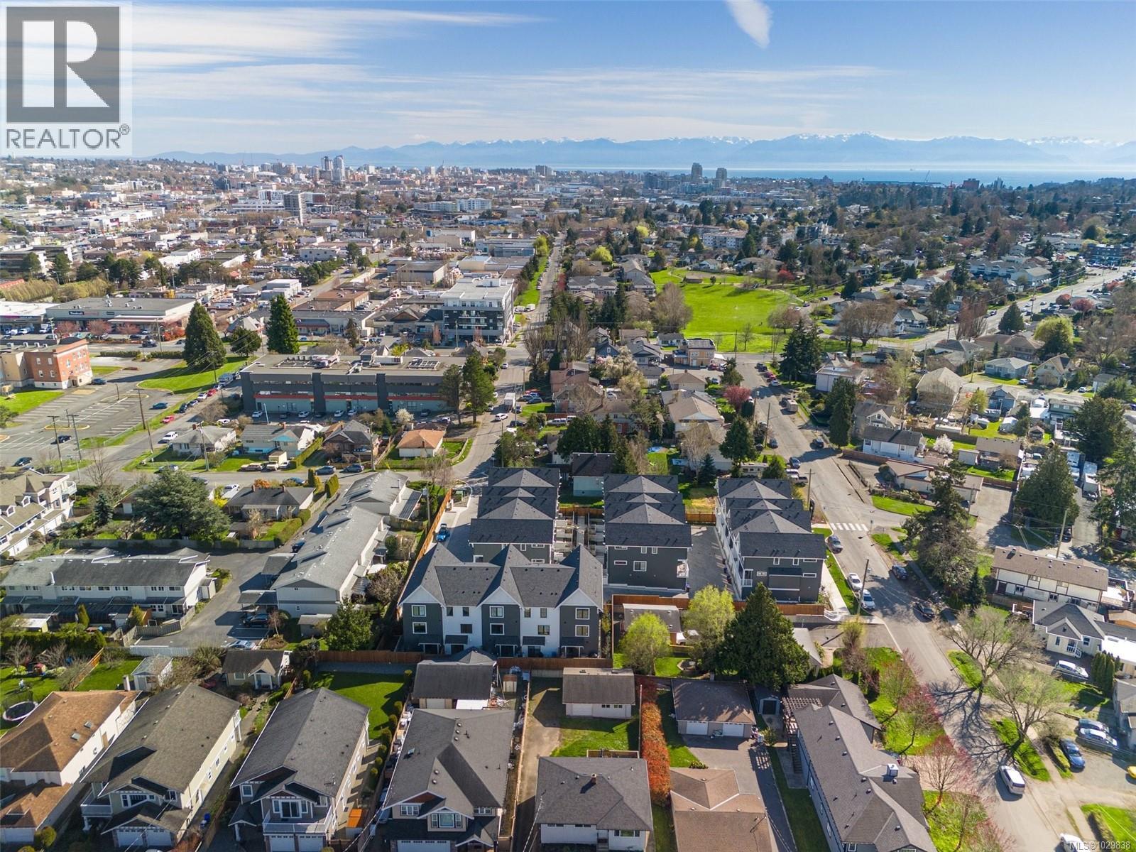 #TH19 3450 WHITTIER AVE - 40