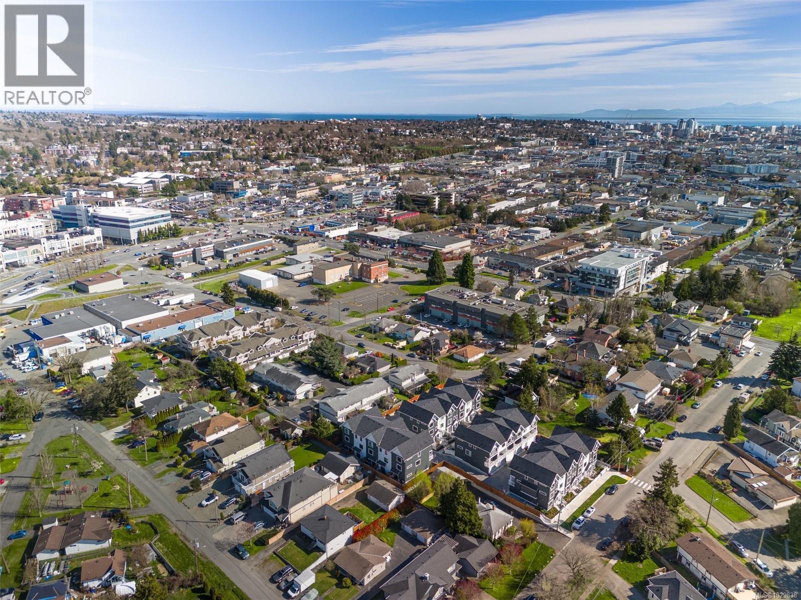 #TH19 3450 WHITTIER AVE - 42