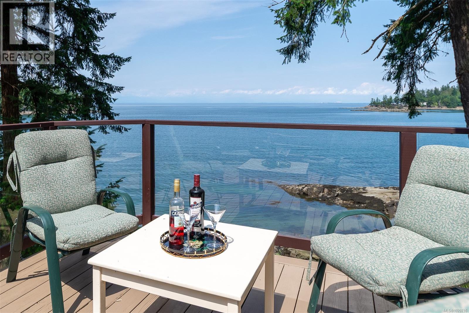 #1 835 Sturdies Bay Rd - 1