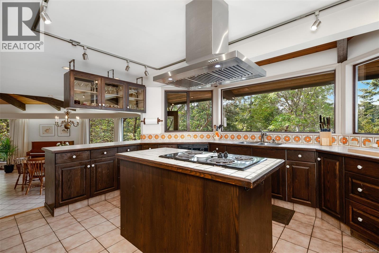 1 835 Sturdies Bay Road, Galiano Island