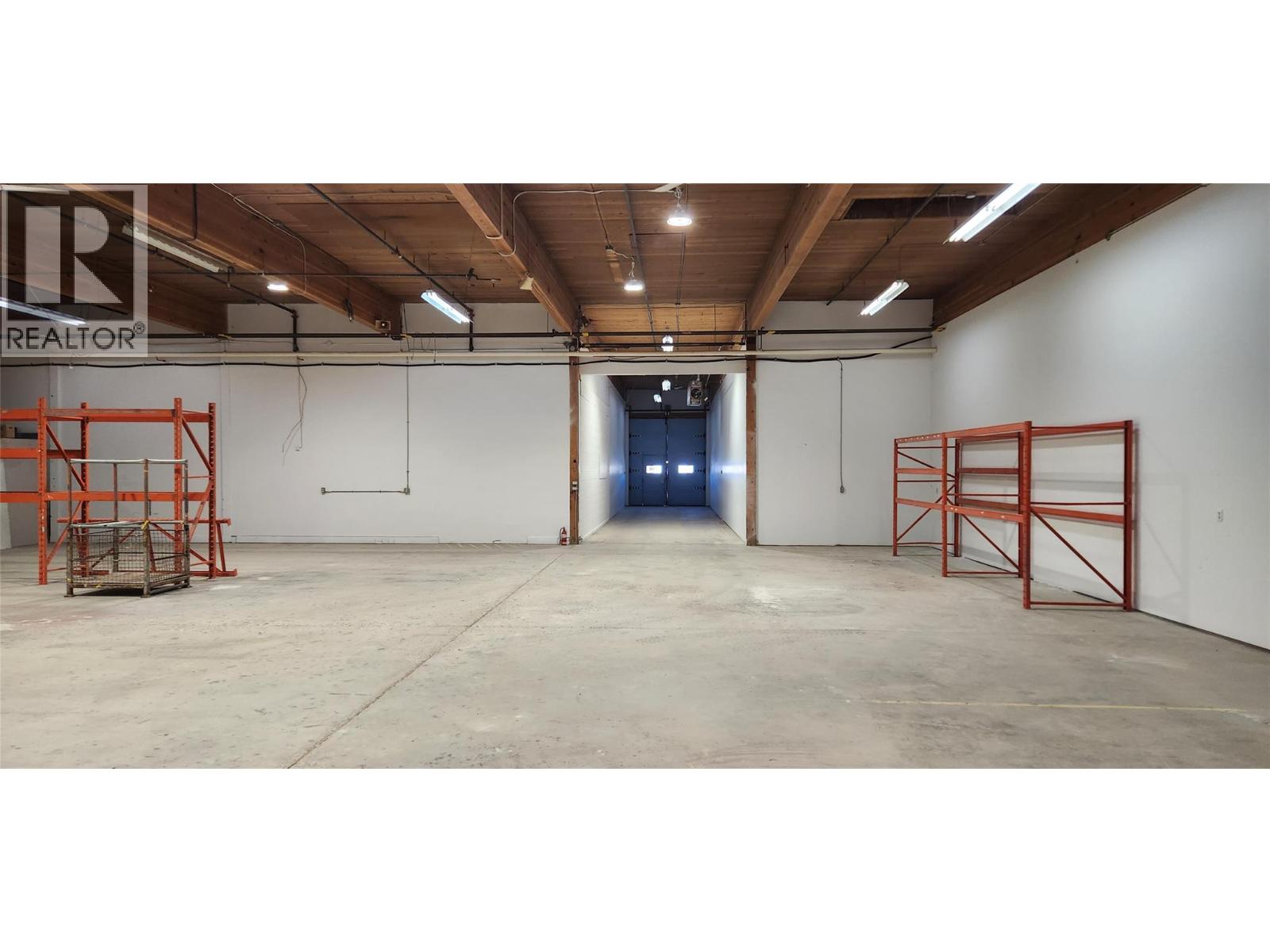 100 1219 Commercial Way, Penticton