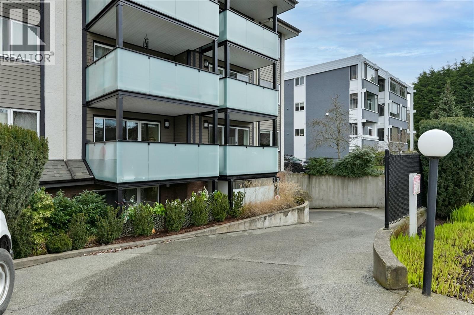 201 1619 Morrison St, Victoria