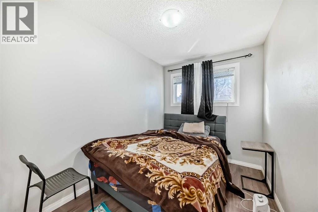 Single Family House for Sale in    Avenue SE Penbrooke Meadows Calgary 