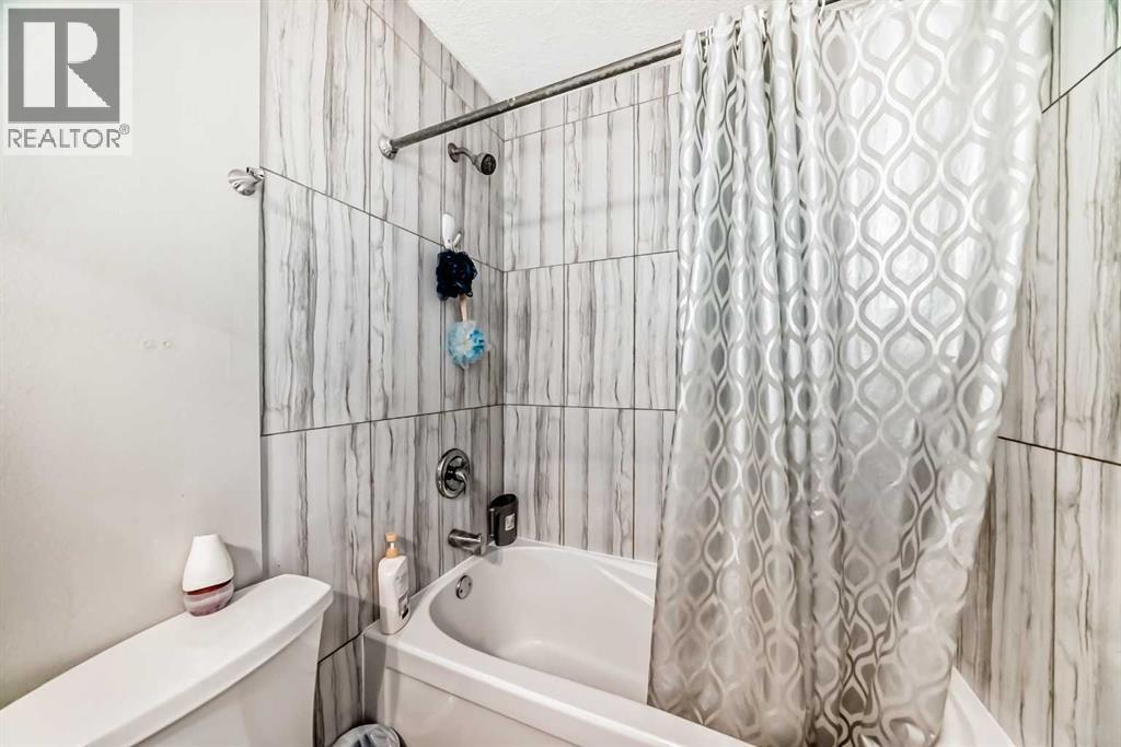 Single Family House for Sale in    Avenue SE Penbrooke Meadows Calgary 