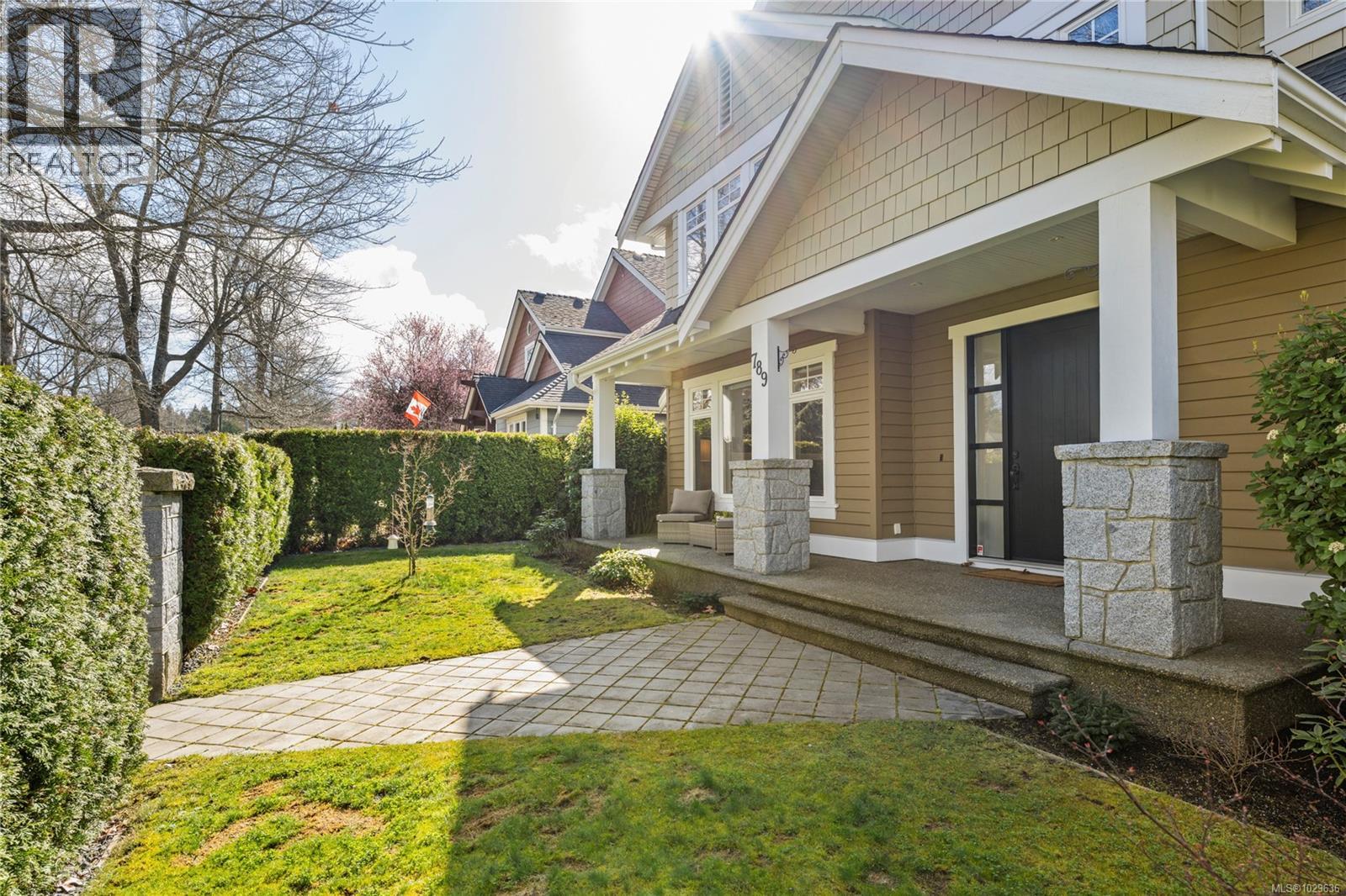 789 MEMORIAL AVE - 4