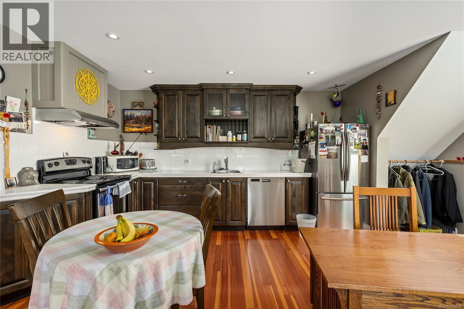 789 MEMORIAL AVE - 47