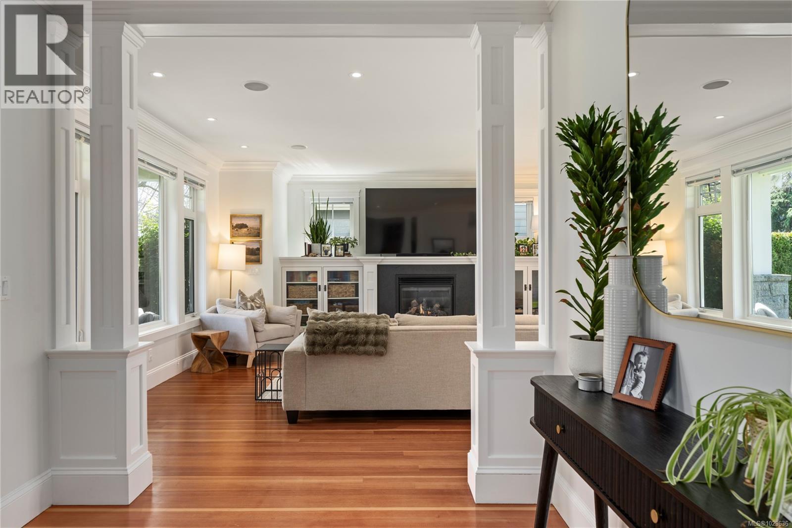 789 MEMORIAL AVE - 7