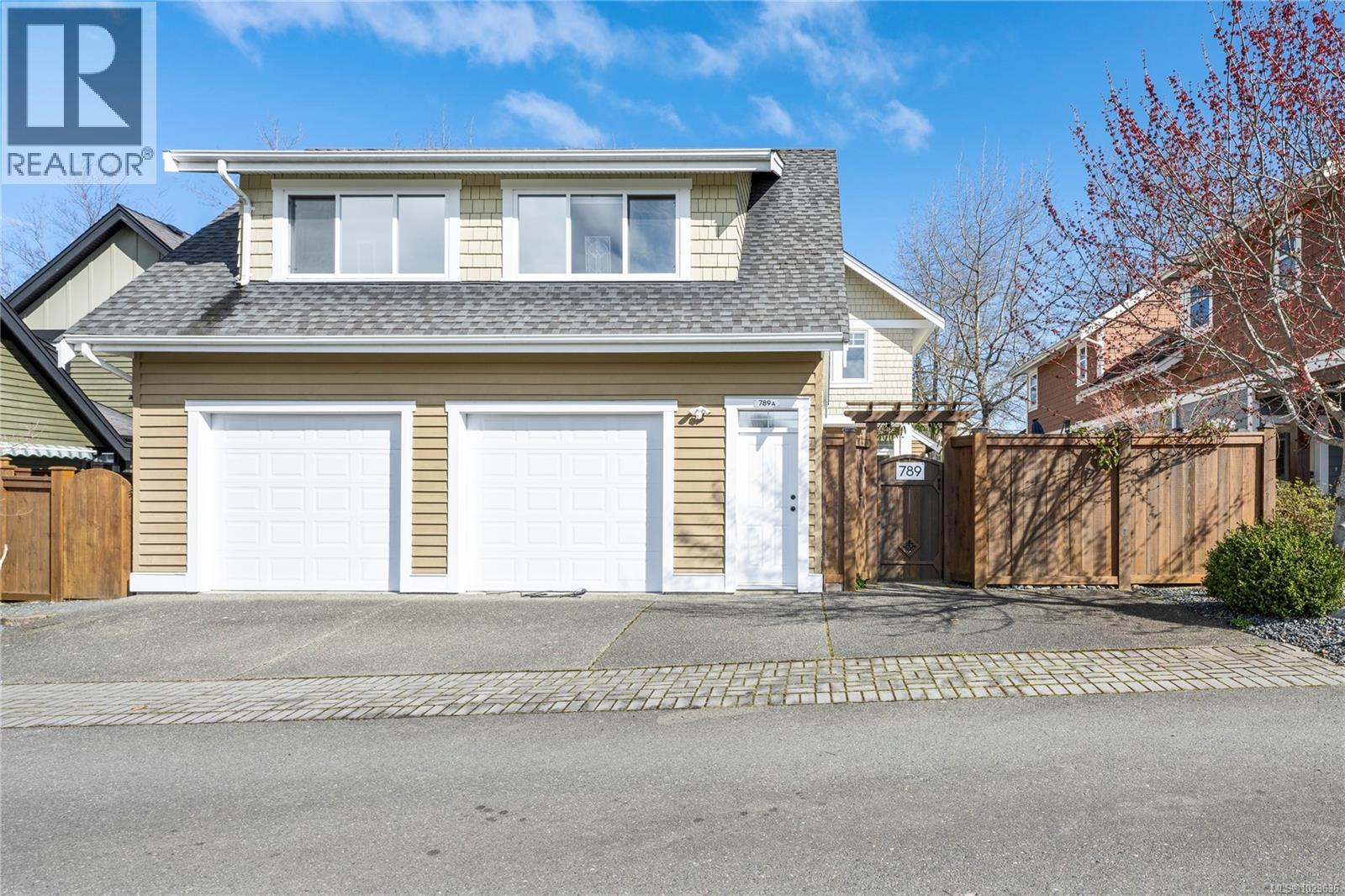 789 MEMORIAL AVE - 35