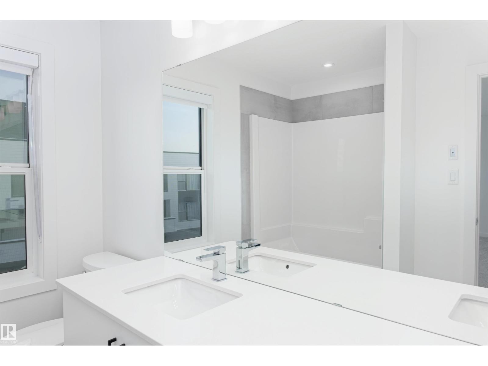 #4 5 RONDEAU DR - 26