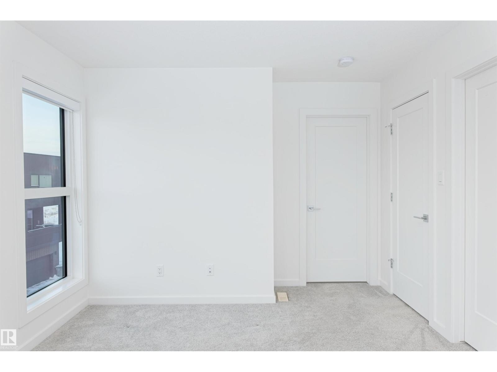 #4 5 RONDEAU DR - 31