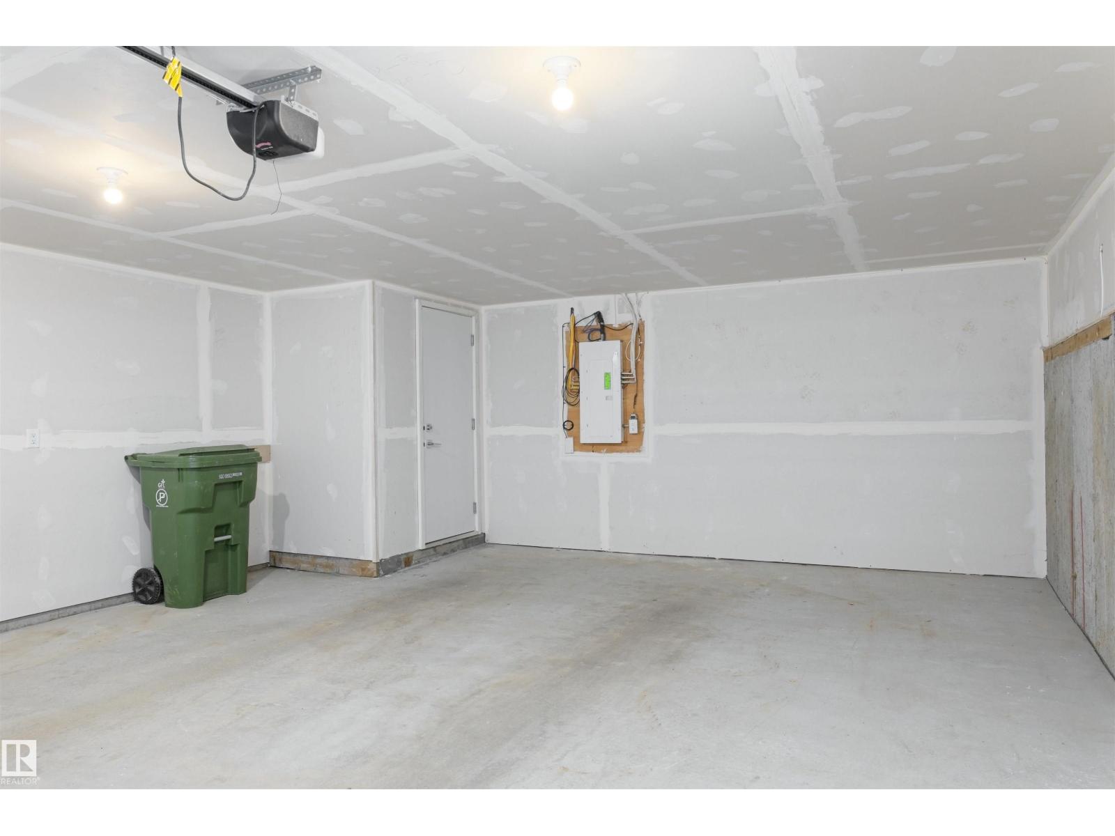 #4 5 RONDEAU DR - 37