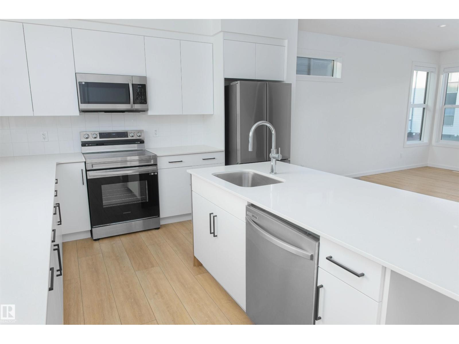 #4 5 RONDEAU DR - 6