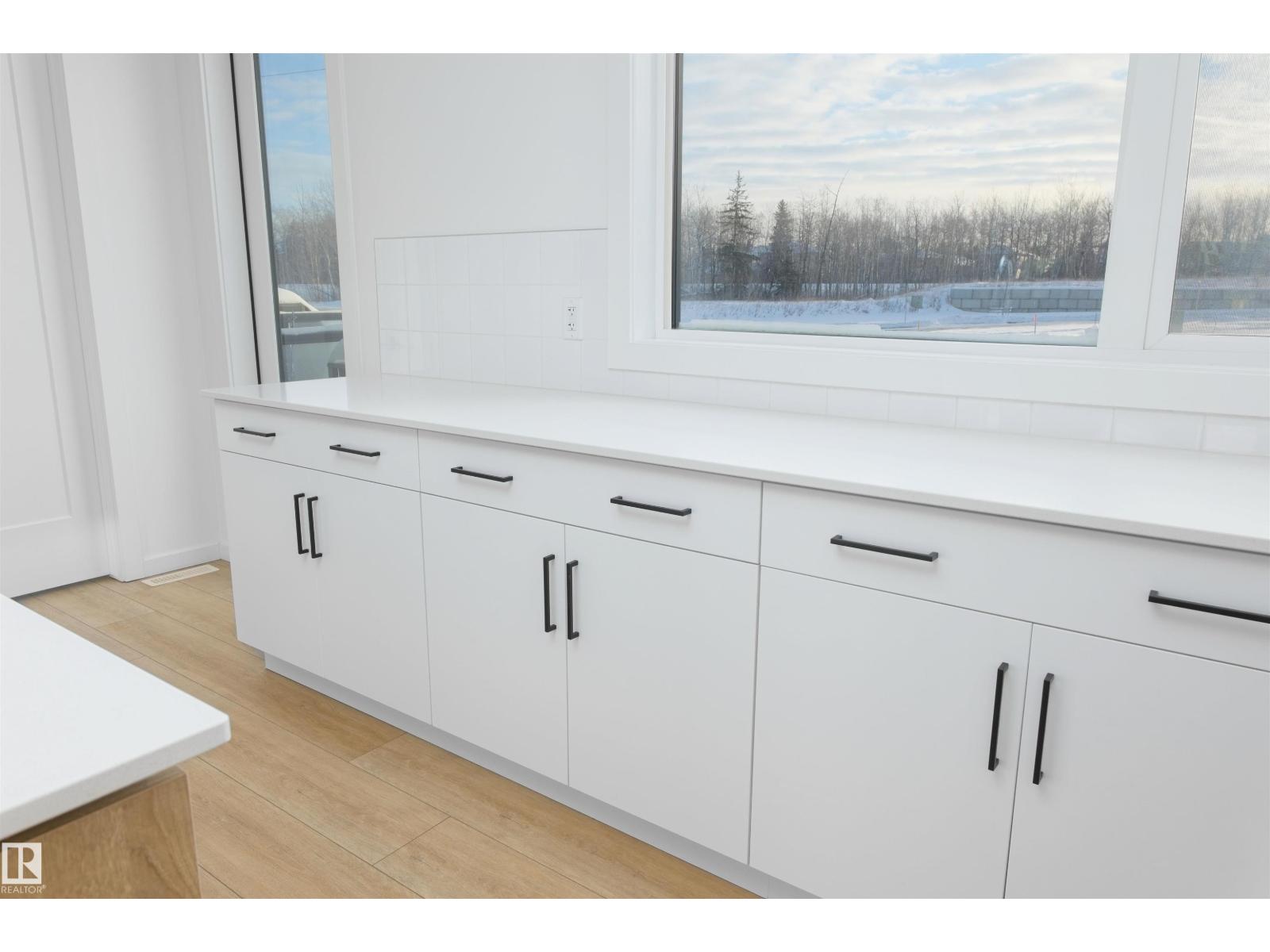 #4 5 RONDEAU DR - 8