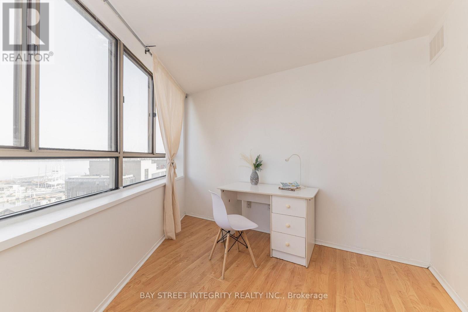 #1107 270 QUEENS QUAY W - 15