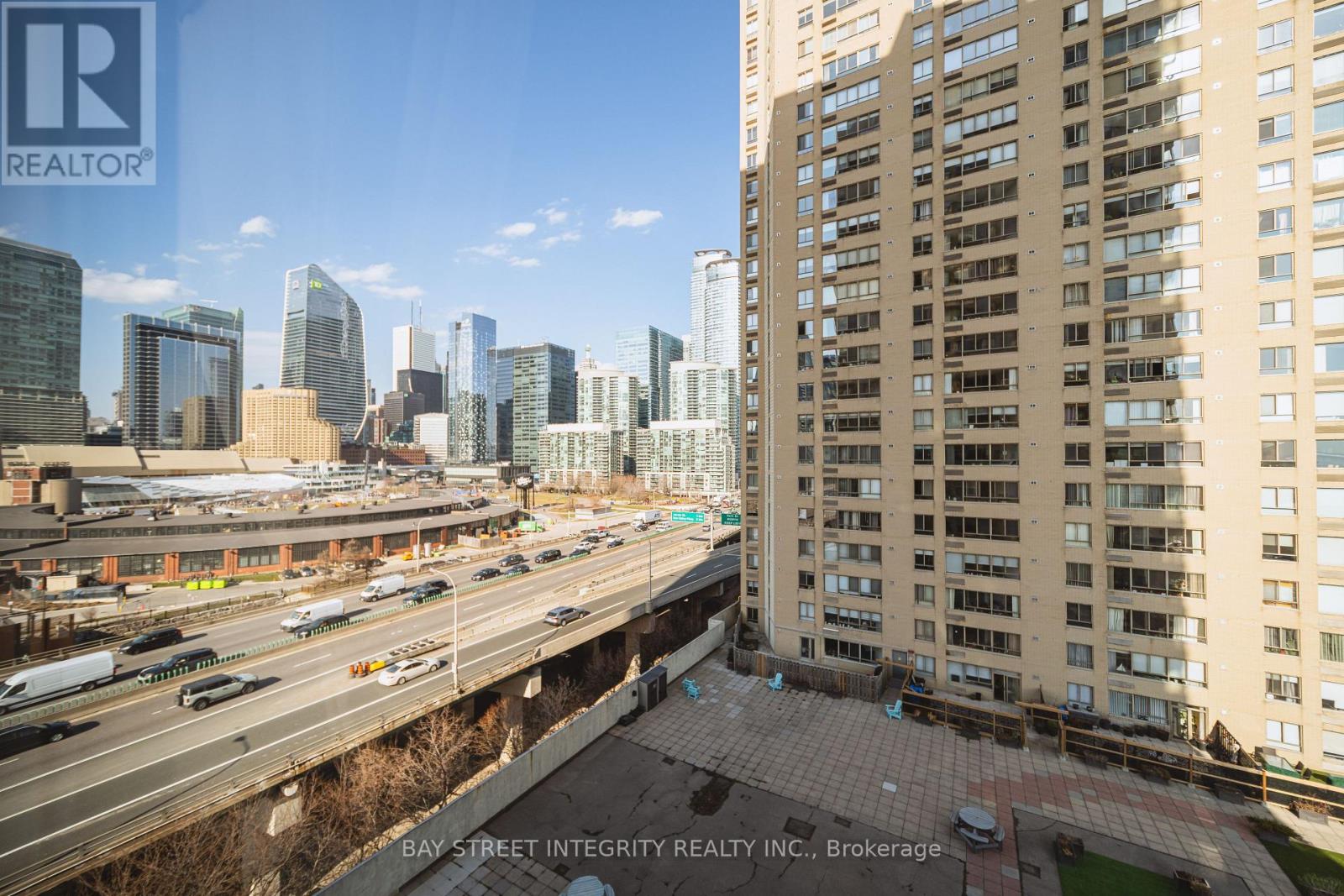 #1107 270 QUEENS QUAY W - 28