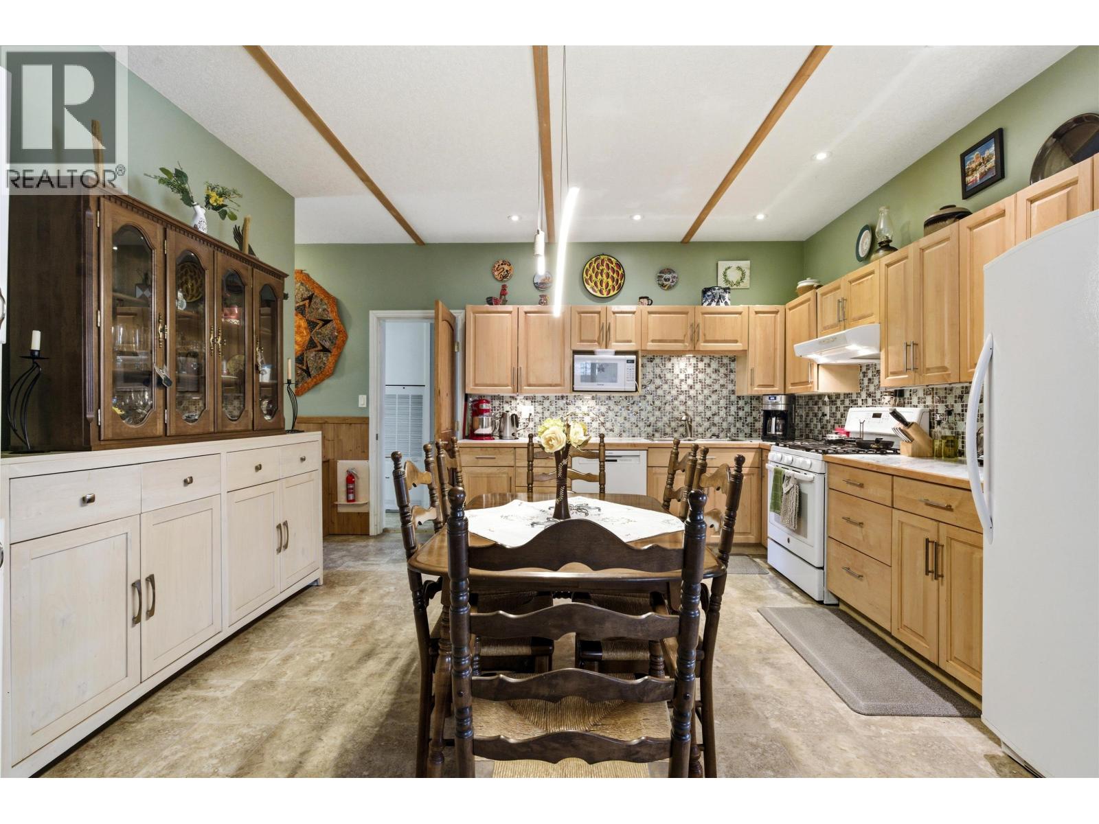 2013 N THIRD AVENUE - 6