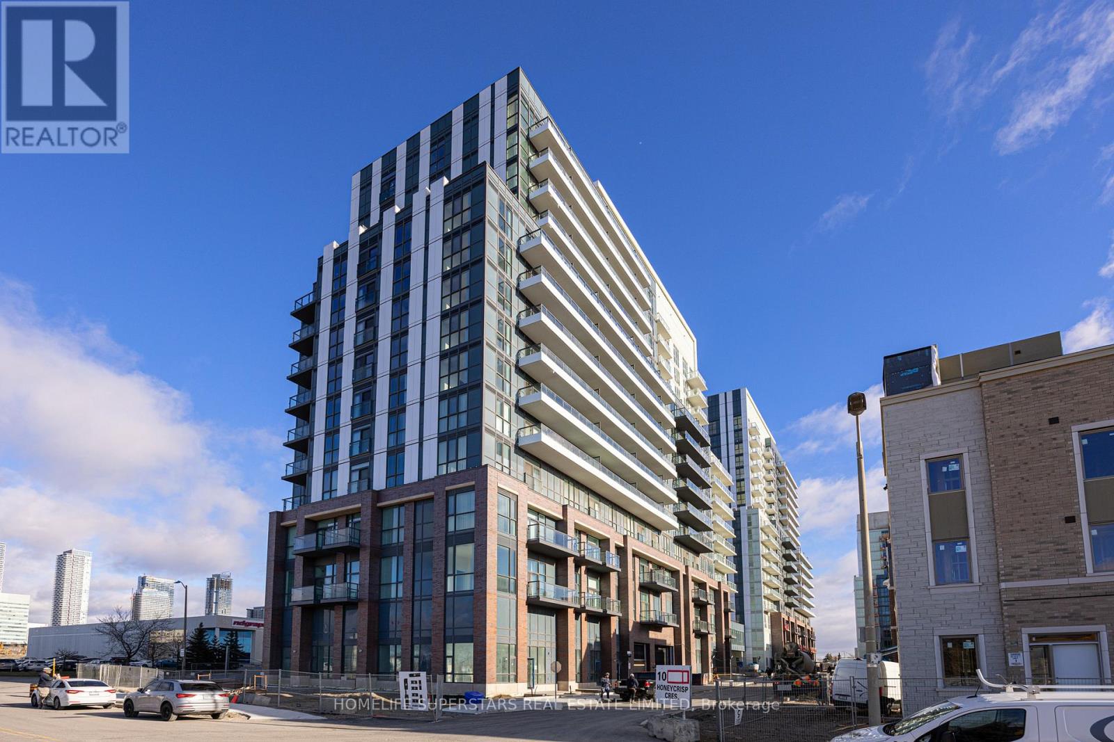 207 - 10 HONEYCRISP CRESCENT