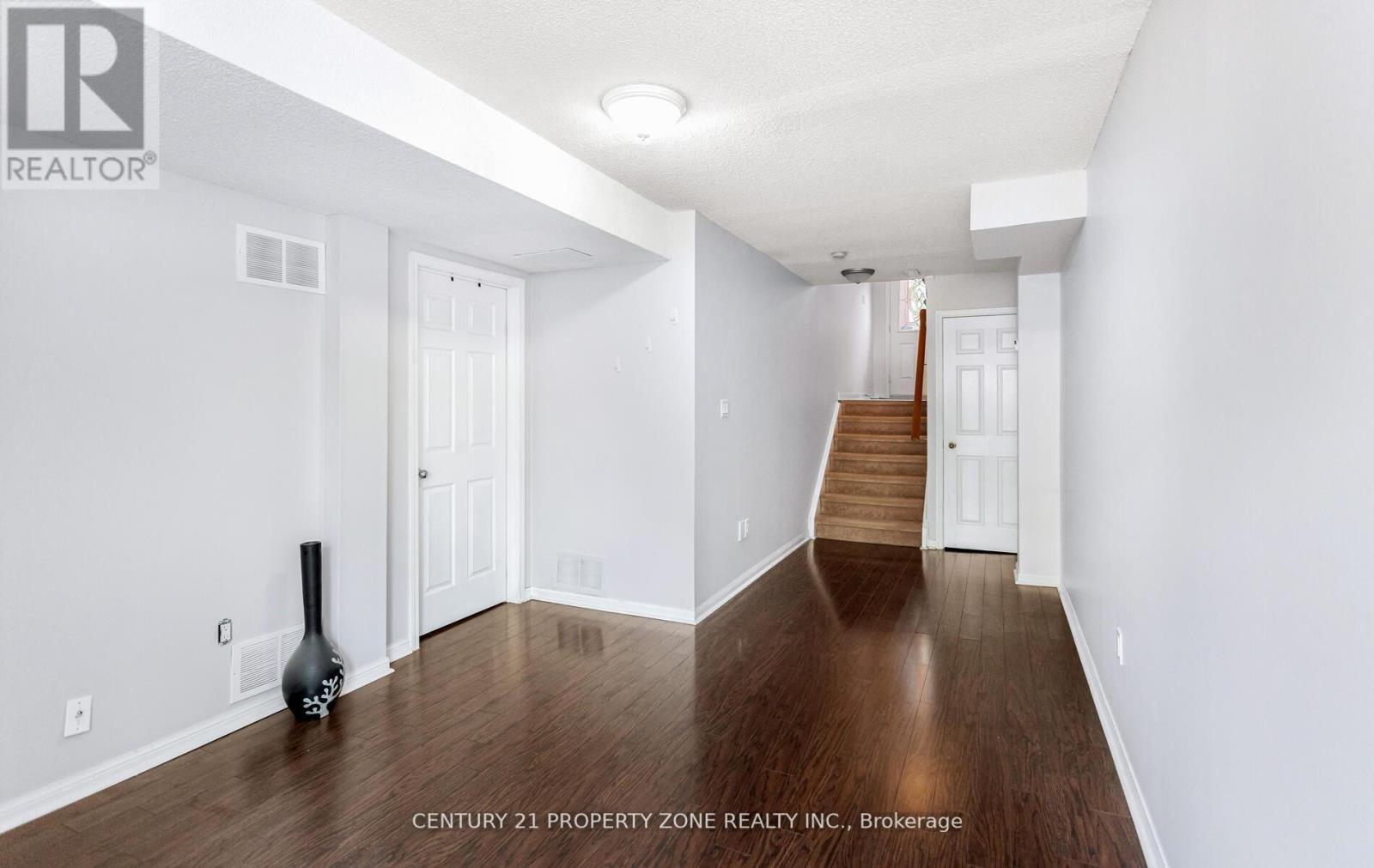 #39 2 CLAY BRICK COURT - 22