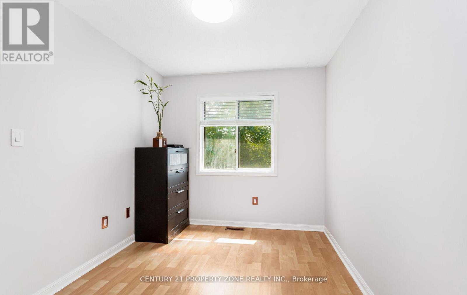 #39 2 CLAY BRICK COURT - 25