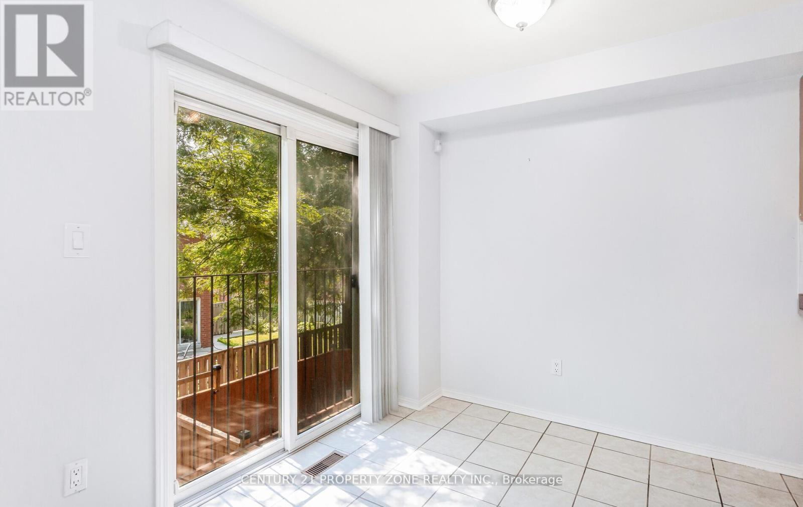#39 2 CLAY BRICK COURT - 26