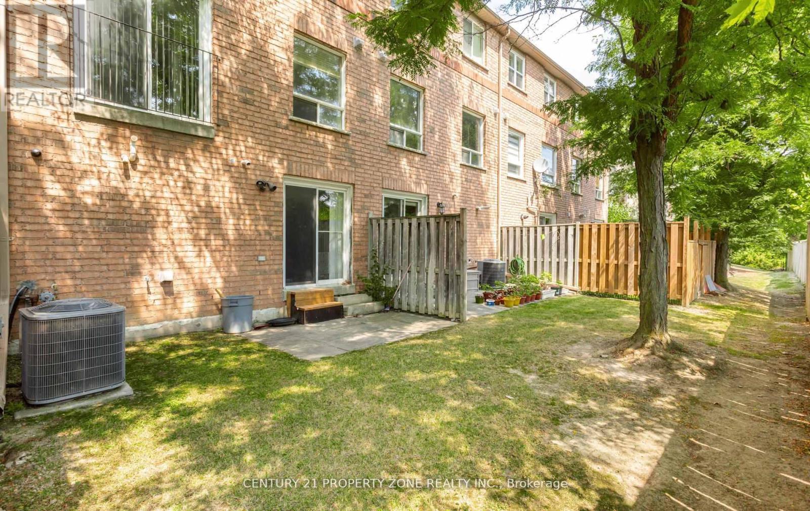#39 2 CLAY BRICK COURT - 48