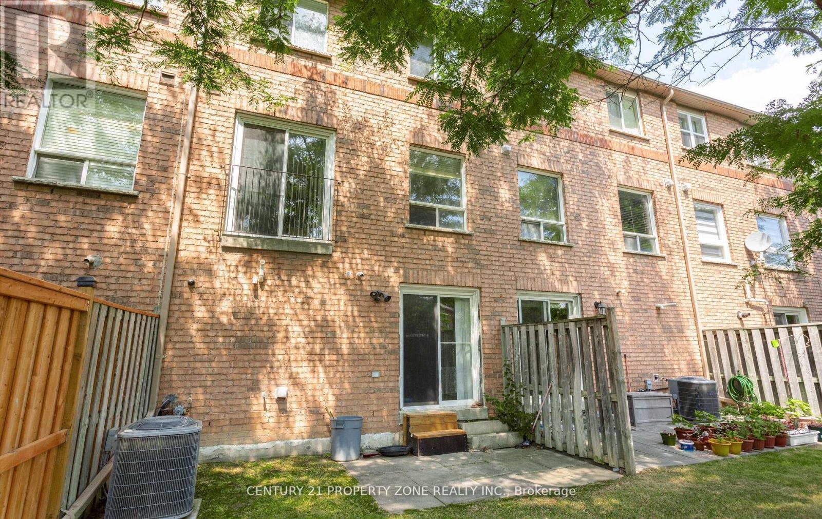 #39 2 CLAY BRICK COURT - 49
