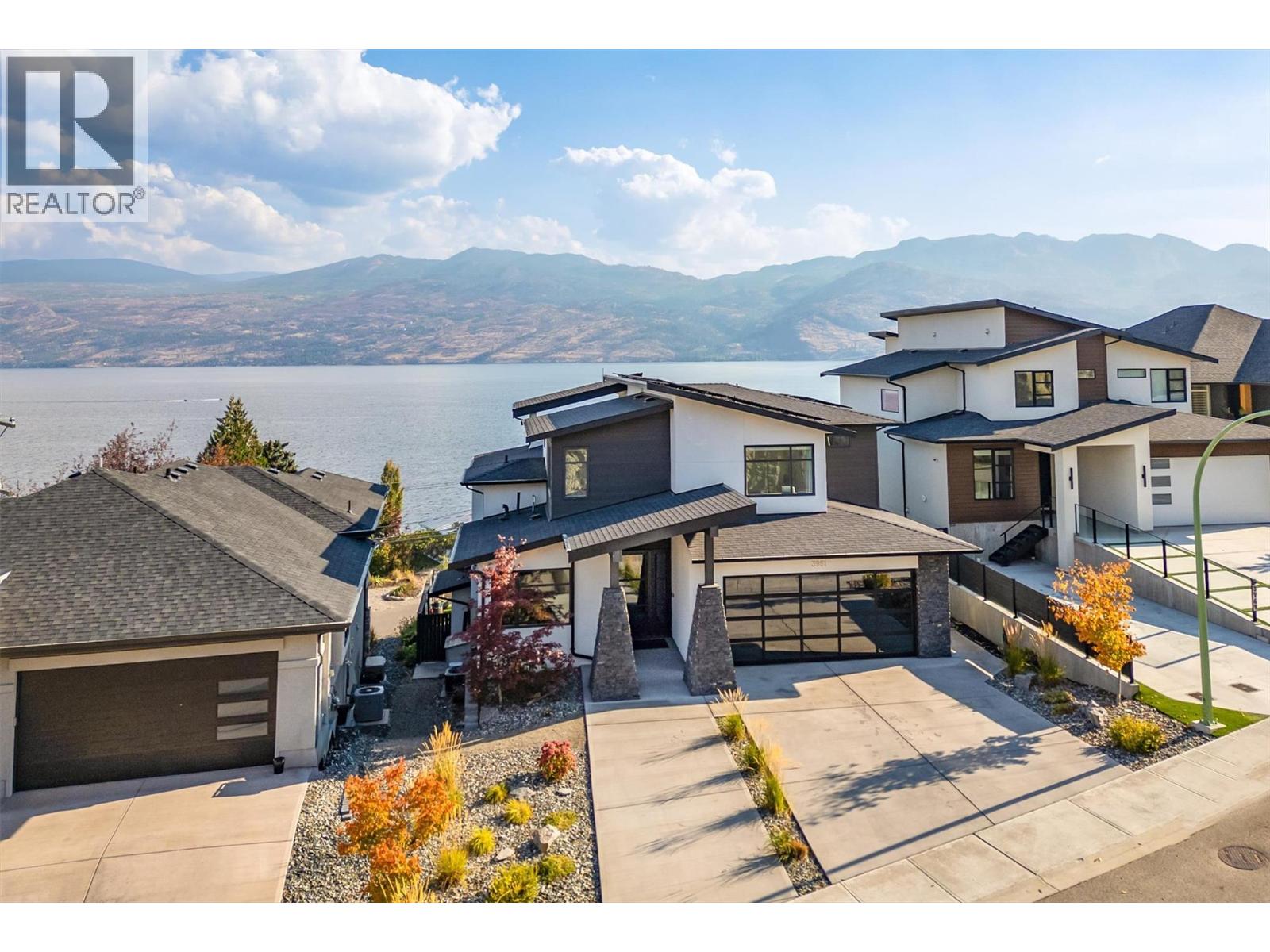 3961 Beachview Drive East, West Kelowna