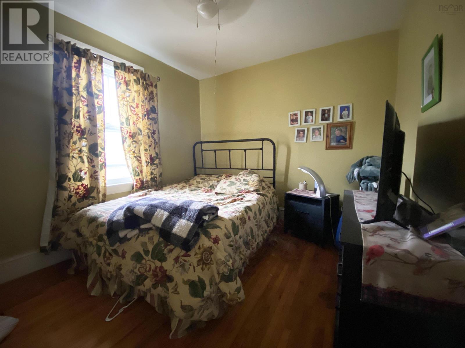 Property 10 of 16 of 52 Park Street