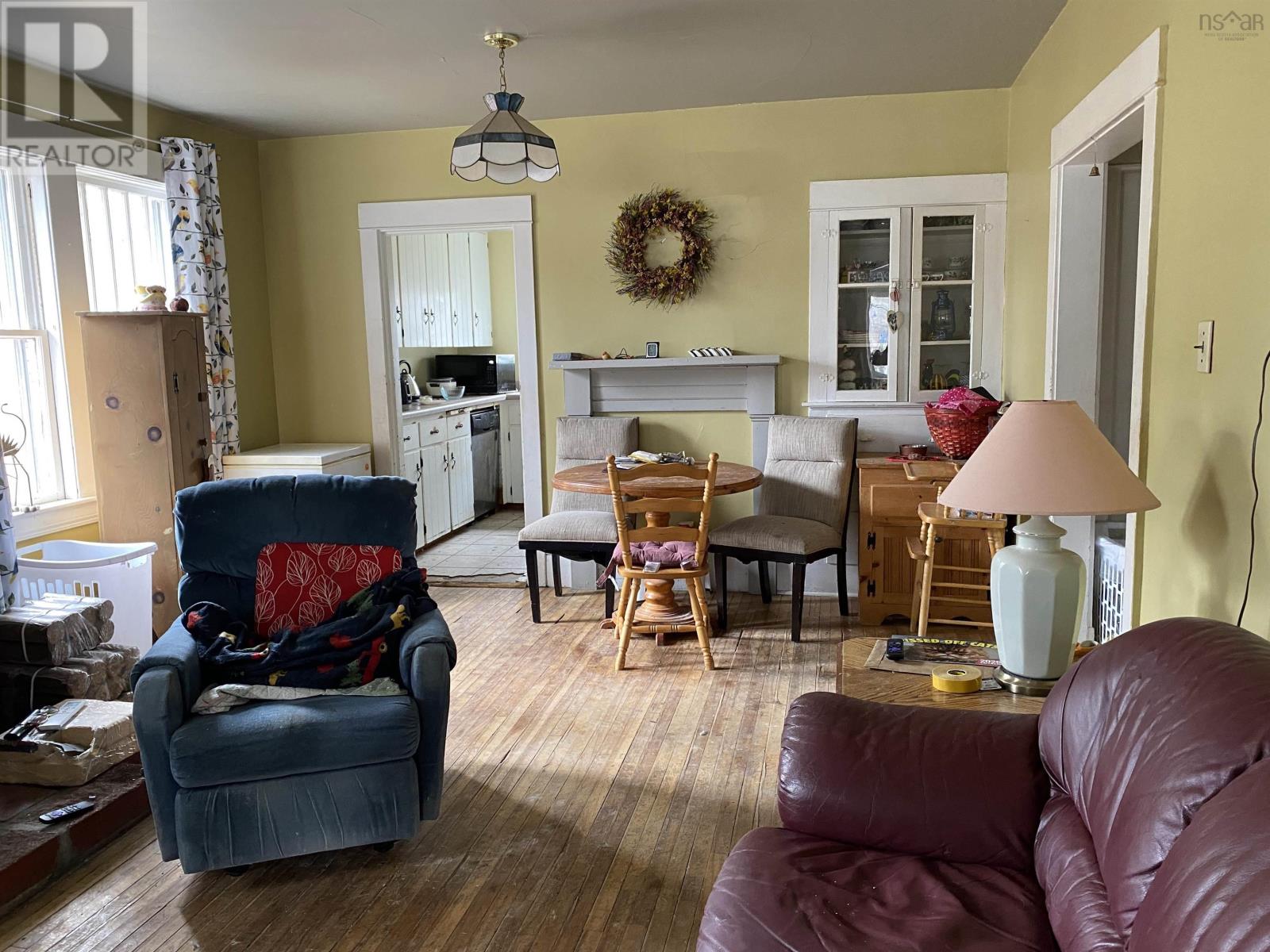 Property 8 of 16 of 52 Park Street